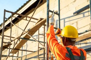 Why You Need A Safety Harness For Construction Workers 