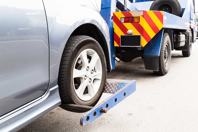 Top 5 Features Of Tow Trucks Used For Roadside Assistance