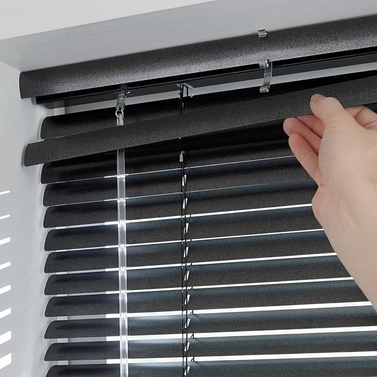 Do you know different styles of aluminum blinds?